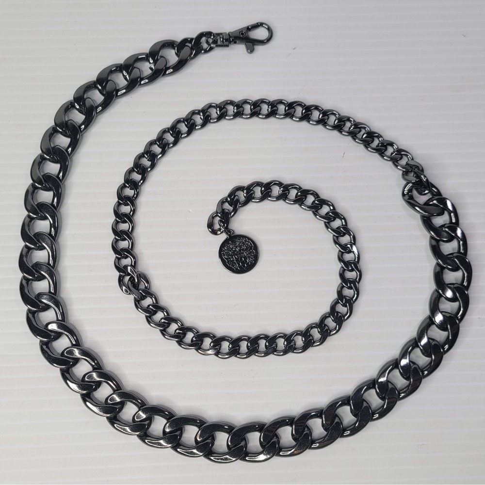 Vince Camuto Gunmetal BLK Chunky Curb Link‎ Belt Lion Crest Medallion Coin Charm